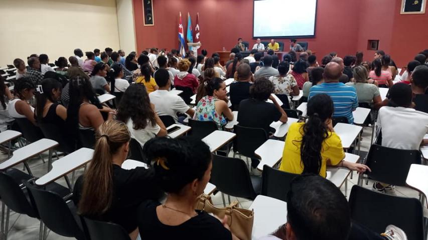 Puertas abiertas con estudiantes del ISRI