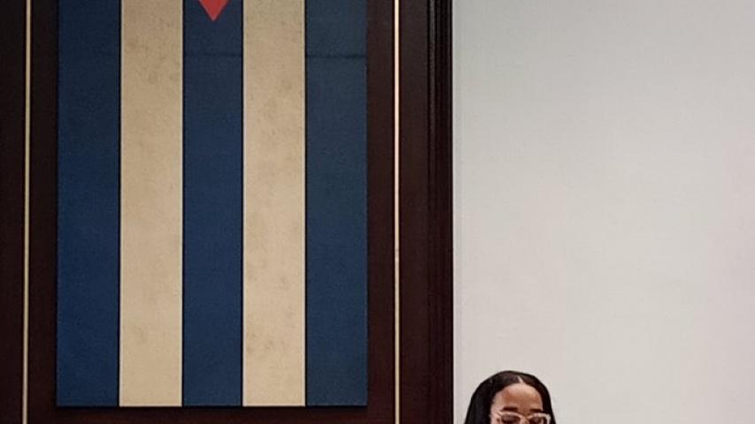 La estudiante Llysselie Gay-Querol Leiva del ISRI presentó una ponencia