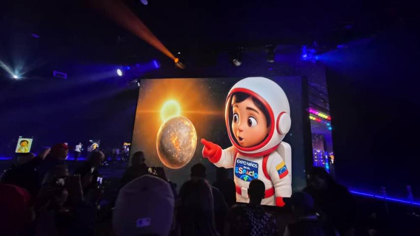 Delegación cubana visita la Expo “Niños en el Espacio” en Venezuela
